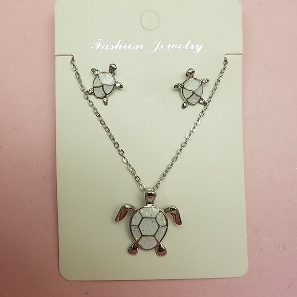 Fashion Jewelry Jewelry - Adorable turtle necklace earring set